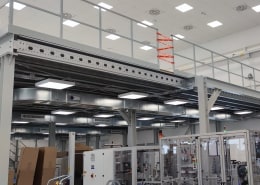 Stahlbaubühne im Produktionsbereich: maßgeschneiderte Bühne